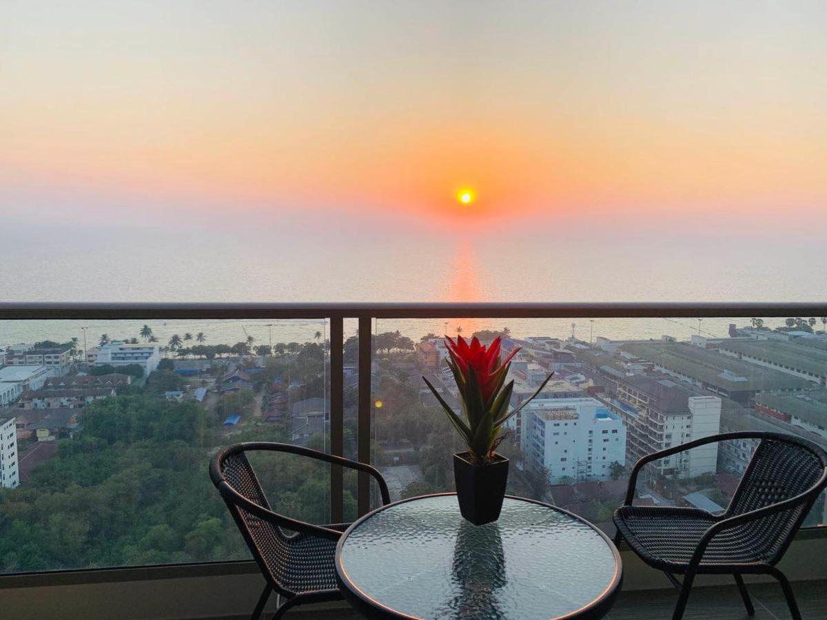 Riviera Jomtien By Daisy Pattaya 2 Apartment Ngoại thất bức ảnh