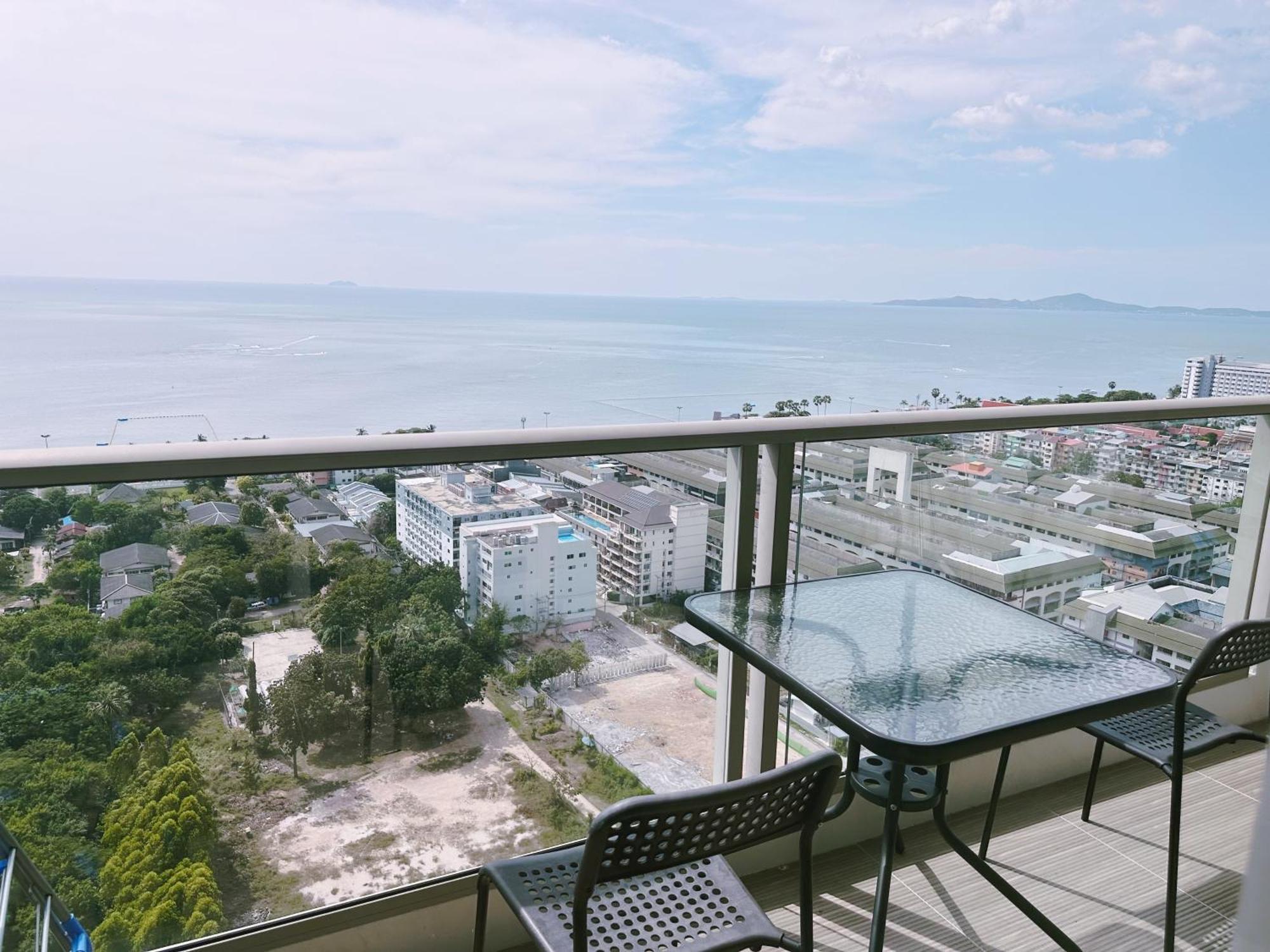 Riviera Jomtien By Daisy Pattaya 2 Apartment Ngoại thất bức ảnh